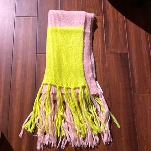 NWT - STEVE MADDEN Neon Scarf